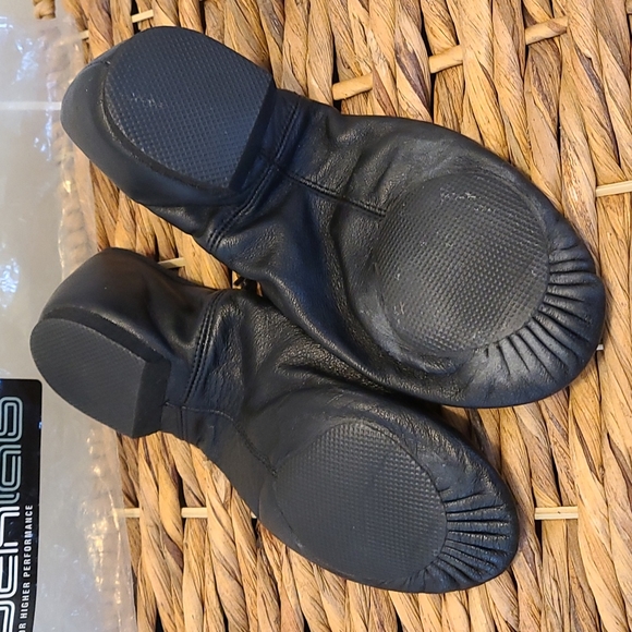 Bloch Ladies Leather Jazz Shoes - Picture 2 of 2